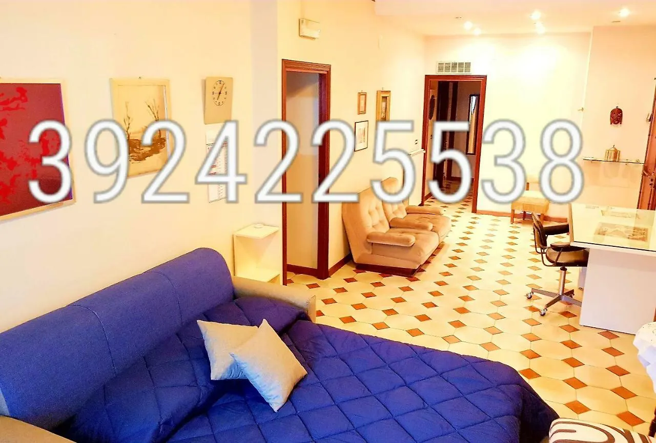 Catania House Apartment 0*,  Italia
